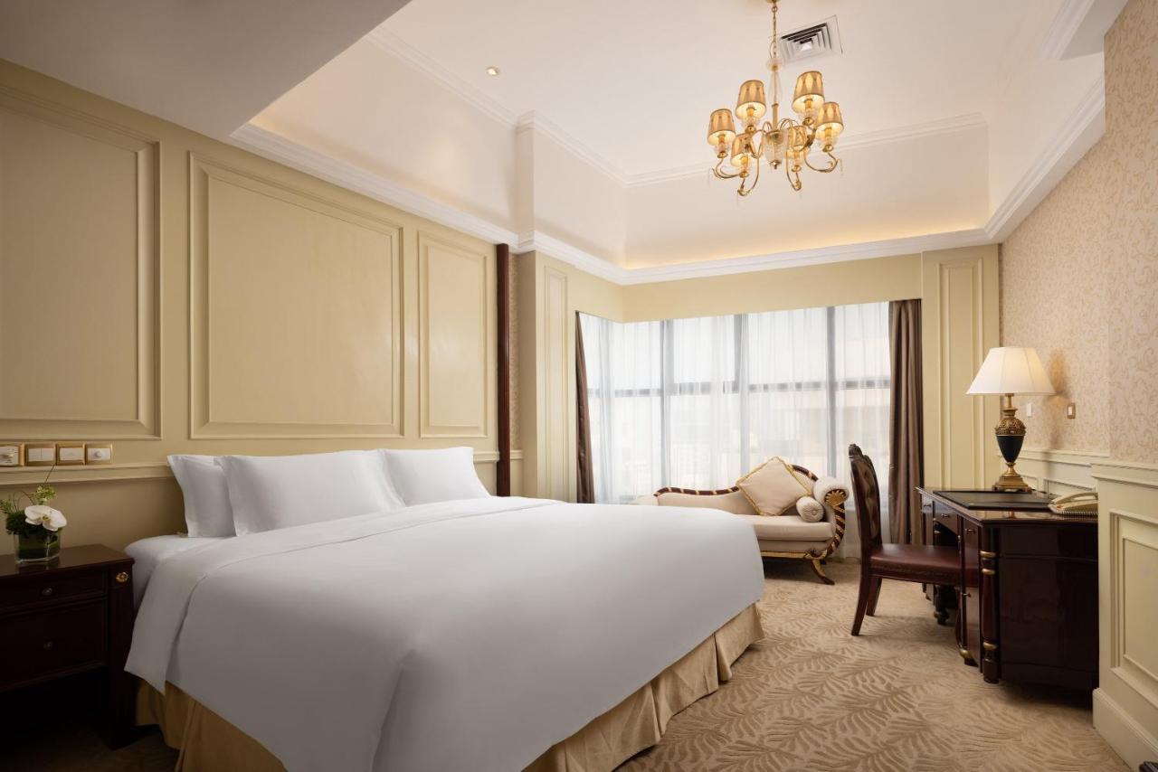 Crowne Plaza Hotel & Suites Landmark Shenzhen, An Ihg Hotel - Nearby Luohu Border, Indoor Heated Swimming Pool, Complimentary Welcome Drink Exteriör bild